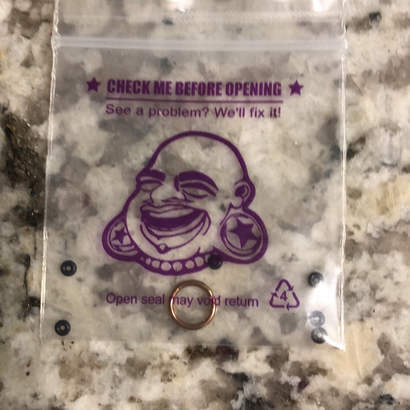 Titanium Clickers Rose Gold 16g 1/4” and nose screw retainer 18g - Picture 2 of 3